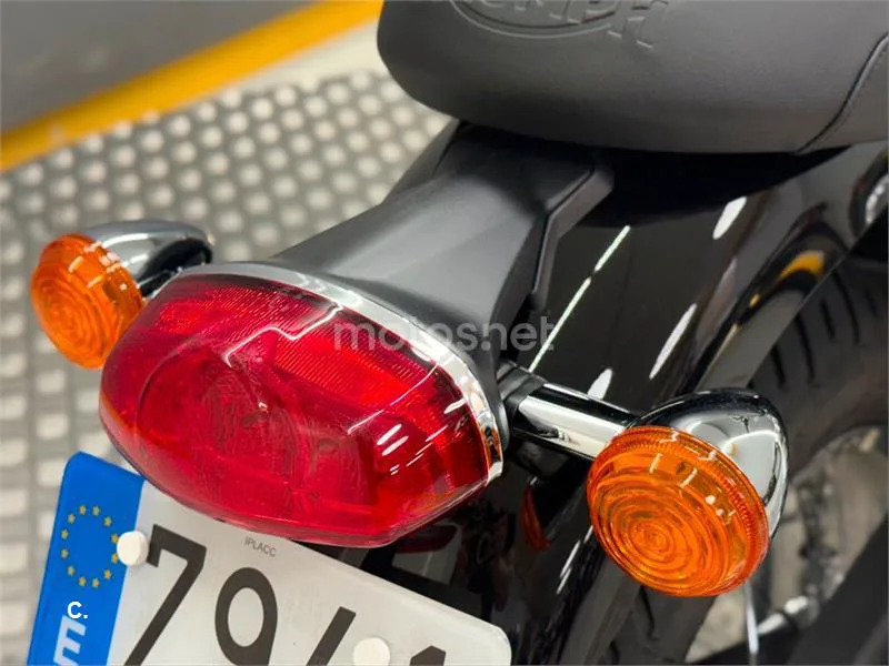 Triumph Bonneville T120 – Vista 12