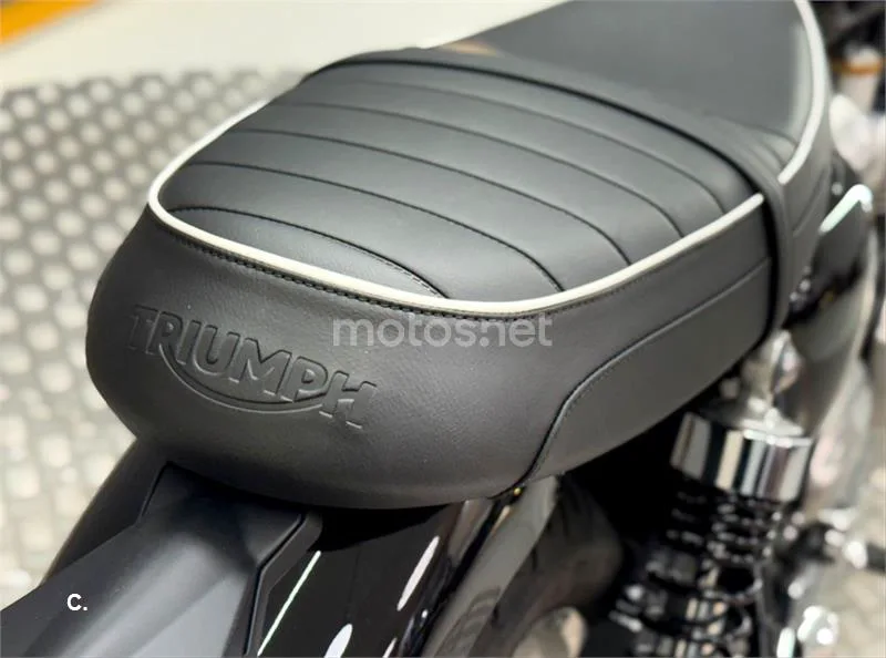 Triumph Bonneville T120 – Vista 13