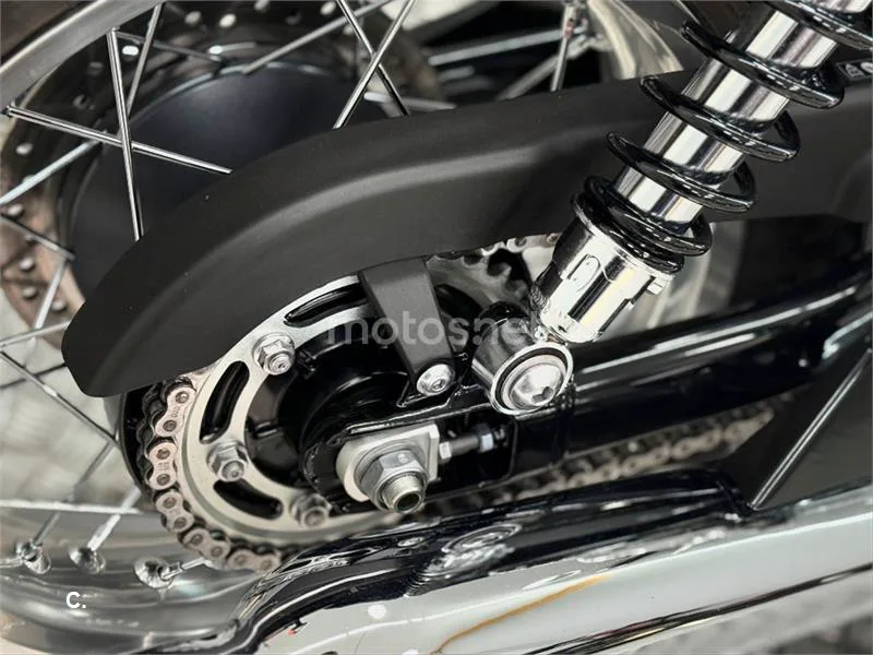 Triumph Bonneville T120 – Vista 14