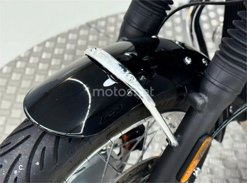 Triumph Bonneville T120 – Vista 17