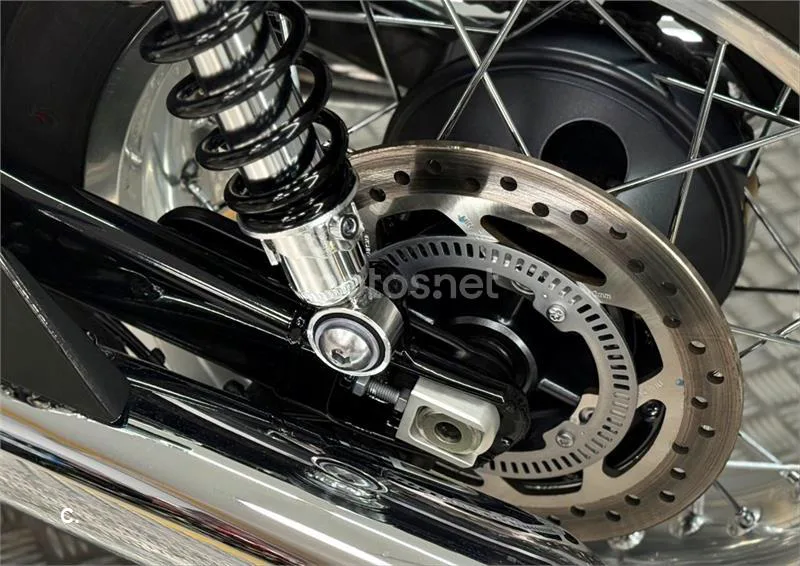 Triumph Bonneville T120 – Vista 19