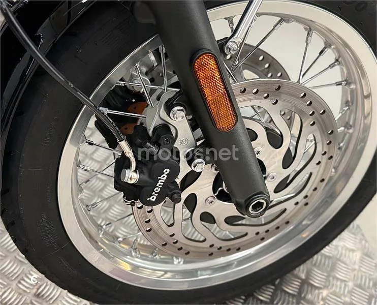 Triumph Bonneville T120 – Vista 10