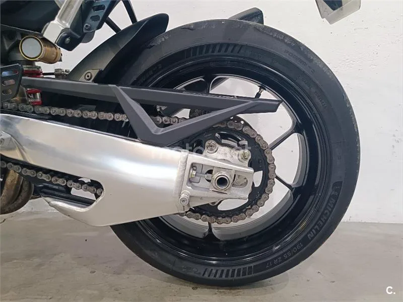 Aprilia Tuono V4 1100 – Vista 24