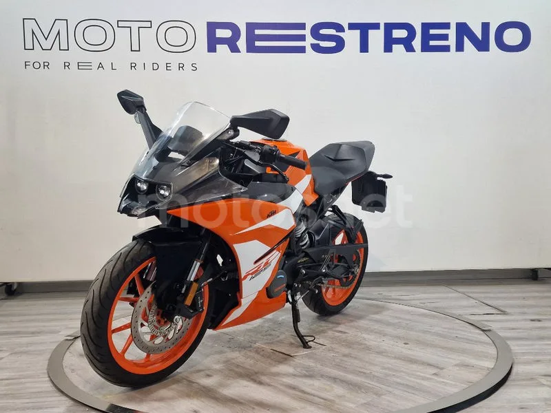 KTM RC – Vista 5