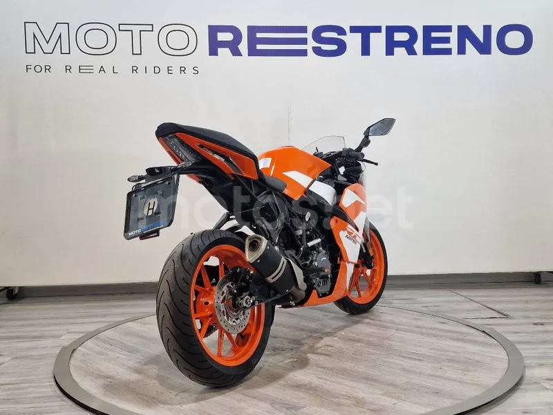 KTM RC – Vista 8