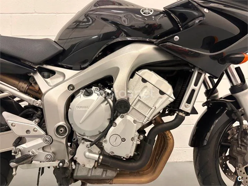Yamaha FZ6 Fazer – Vista 15