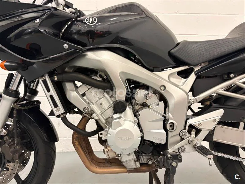 Yamaha FZ6 Fazer – Vista 16