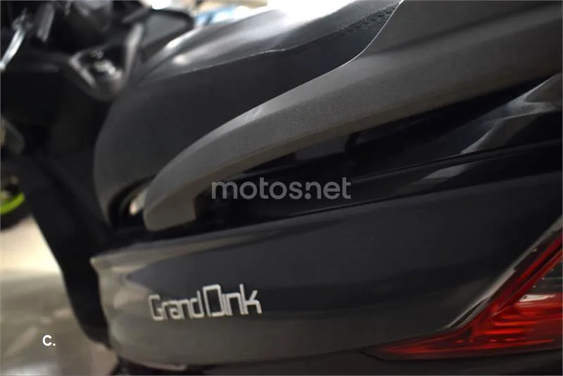 Kymco Grand Dink 300 – Vista 6