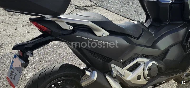 Honda Forza 750 – Vista 3