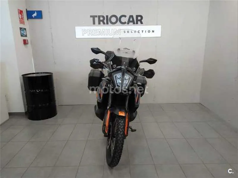 KTM 890 – Vista 3