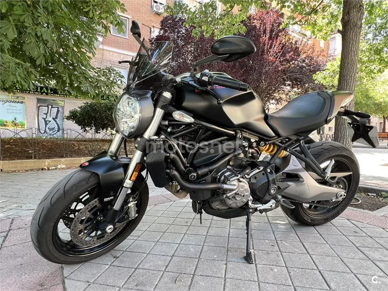 Ducati Monster 821 – Vista 4