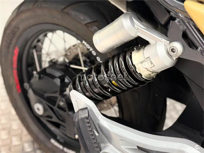 Moto Guzzi V85 TT – Vista 8