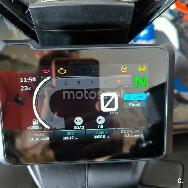 KTM 890 – Vista 5