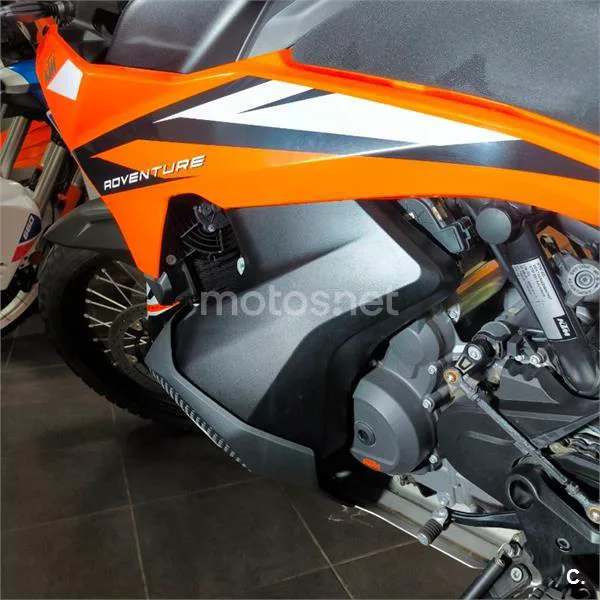 KTM 890 – Vista 6