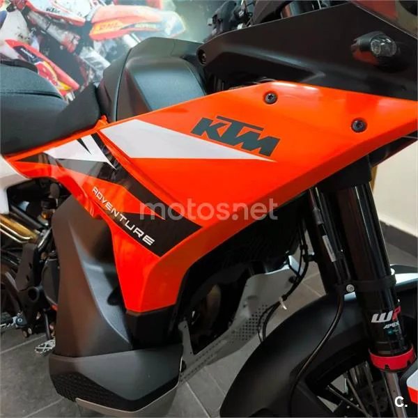 KTM 890 – Vista 9
