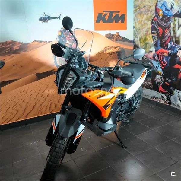 KTM 890 – Vista 10