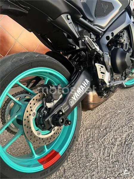 Yamaha MT-09 – Vista 7