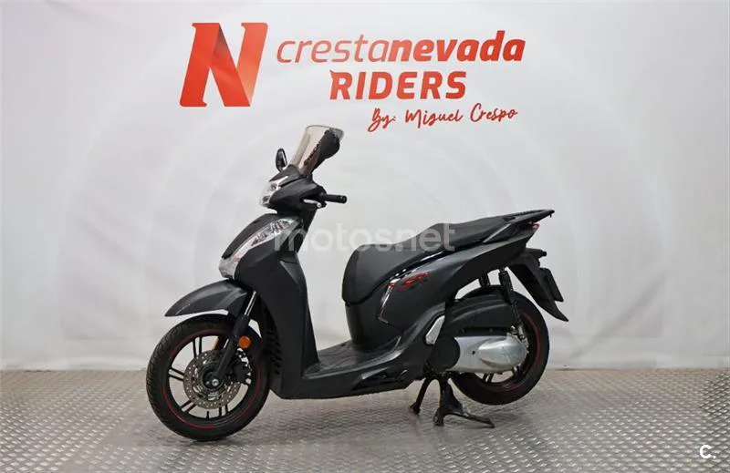 Honda SH 300i – Vista 4