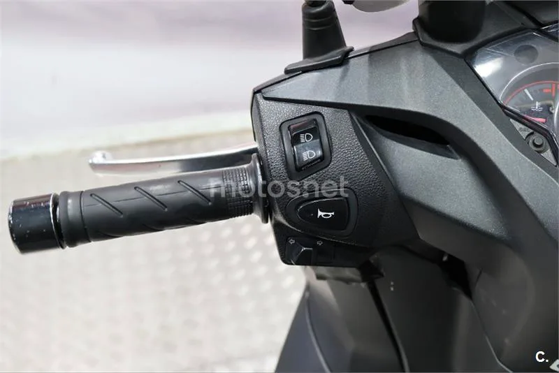 Honda SH 300i – Vista 8