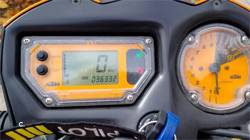 KTM 990 SUPER DUKE – Vista 5