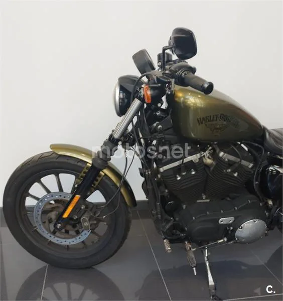 Harley-Davidson Sportster Iron 883 – Vista 13