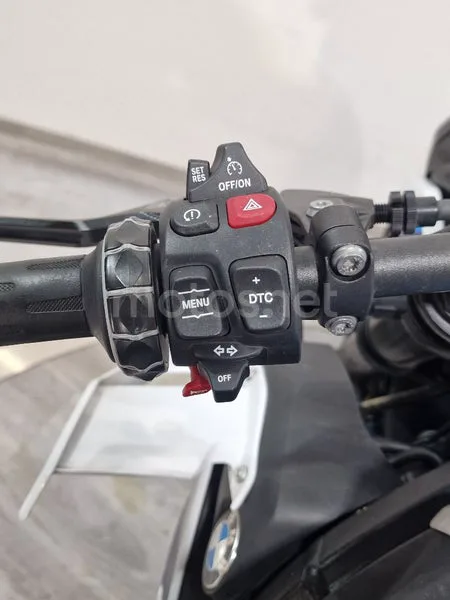 BMW M 1000 R – Vista 12