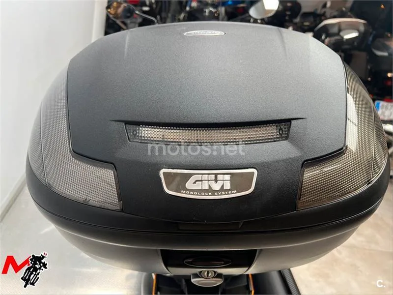 Suzuki Burgman 400 – Vista 6