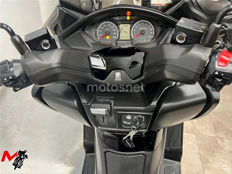 Suzuki Burgman 400 – Vista 7