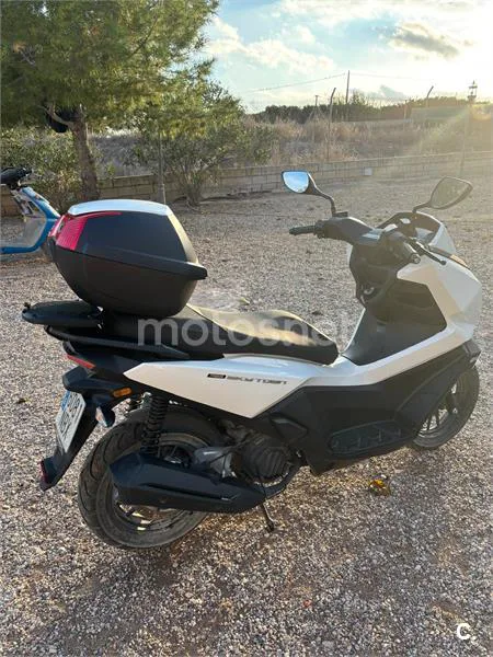 Kymco Sky Town 125 – Vista 6