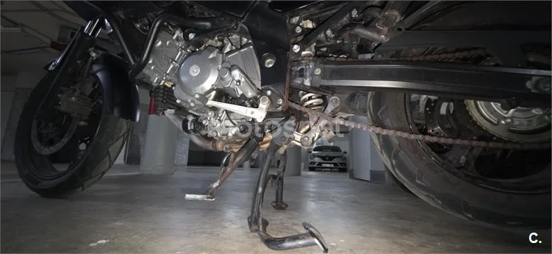 Suzuki V-Strom 650 – Vista 8