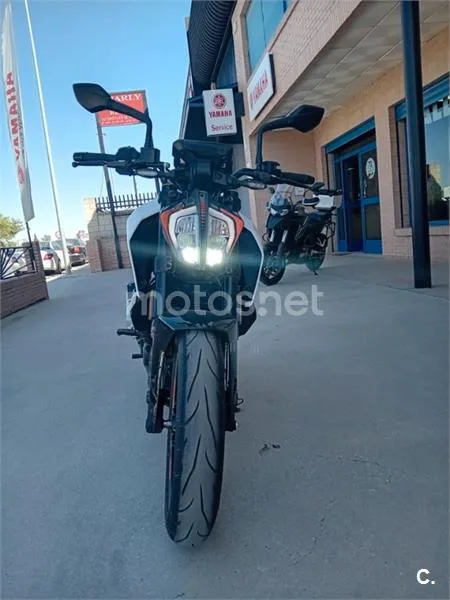 KTM 390 – Vista 3