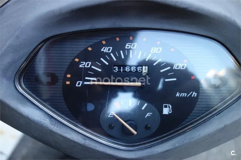Honda SCV 100 Lead – Vista 8