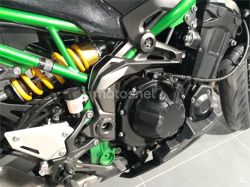 Kawasaki Z900 – Vista 7