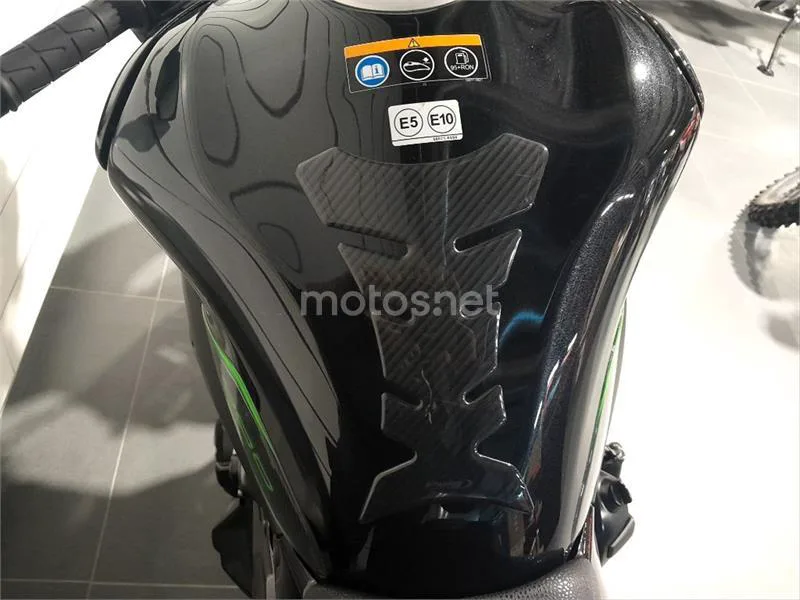 Kawasaki Z900 – Vista 8