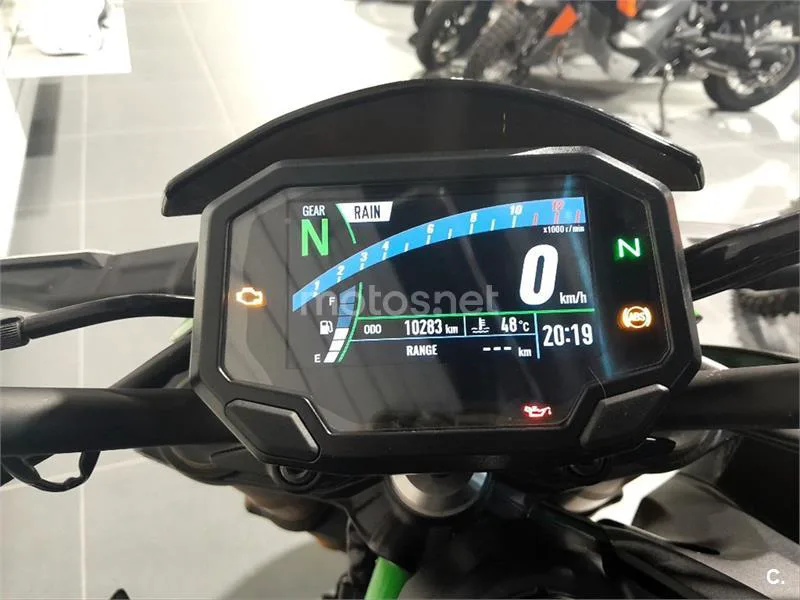 Kawasaki Z900 – Vista 10
