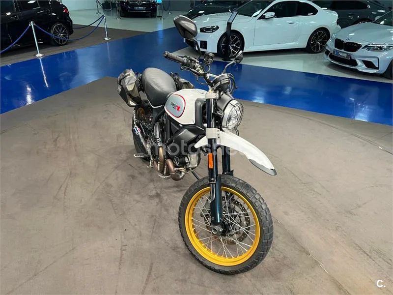 Ducati Scrambler – Vista 25