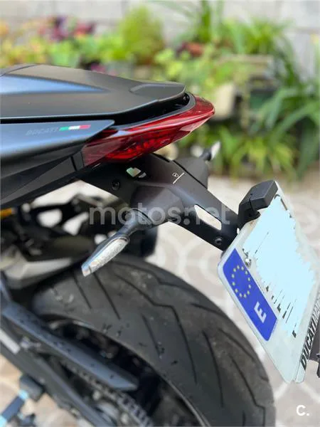 Ducati Monster – Vista 3