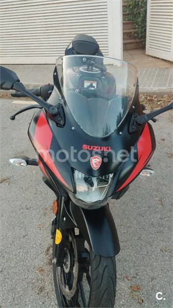 Suzuki GSX-R125 - Vista 3