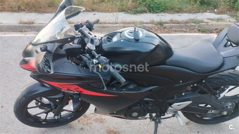 Suzuki GSX-R125 - Vista 4