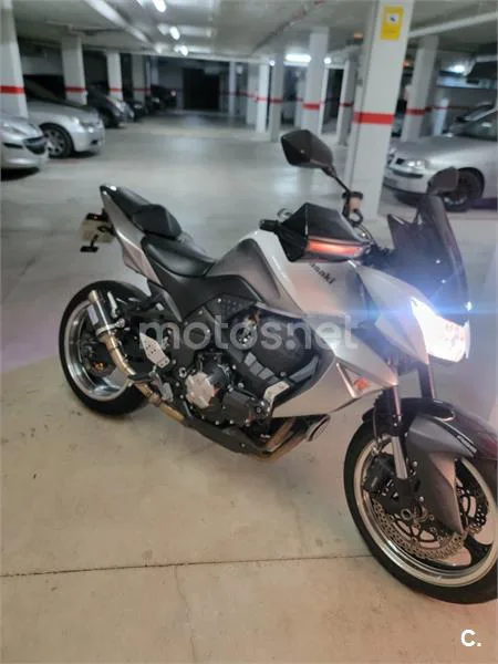 Kawasaki Z1000 – Vista 3