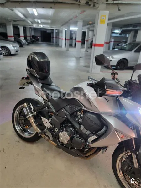 Kawasaki Z1000 – Vista 4