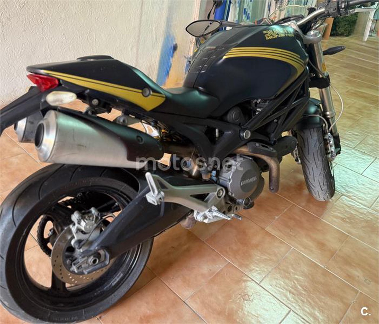 Ducati Monster 696 – Vista 3