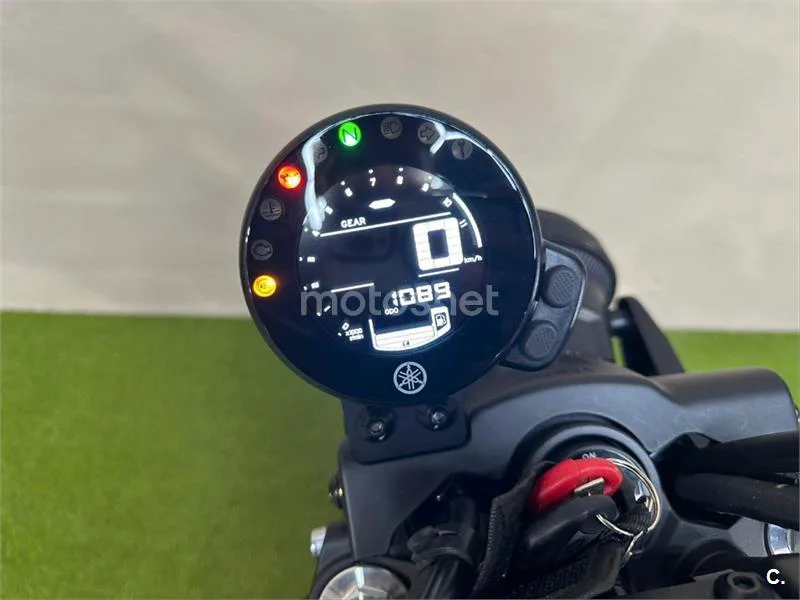 Yamaha XSR 700 – Vista 7