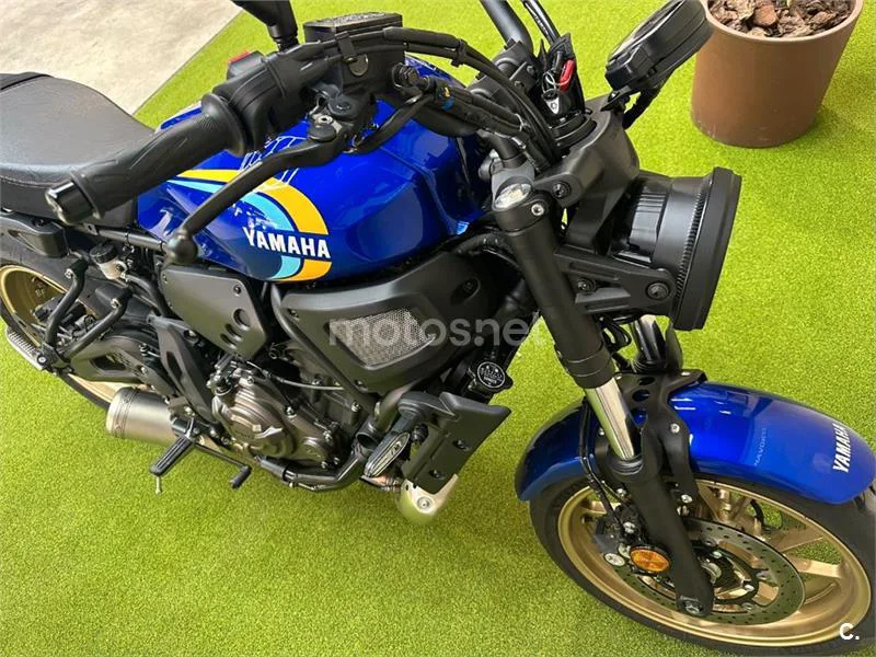 Yamaha XSR 700 – Vista 8