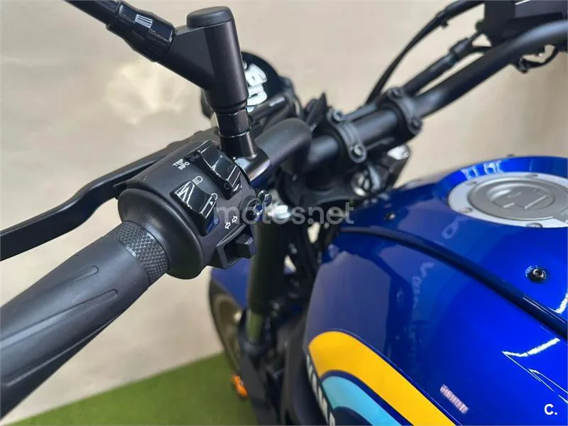Yamaha XSR 700 – Vista 10