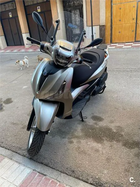 Piaggio Beverly – Vista 4