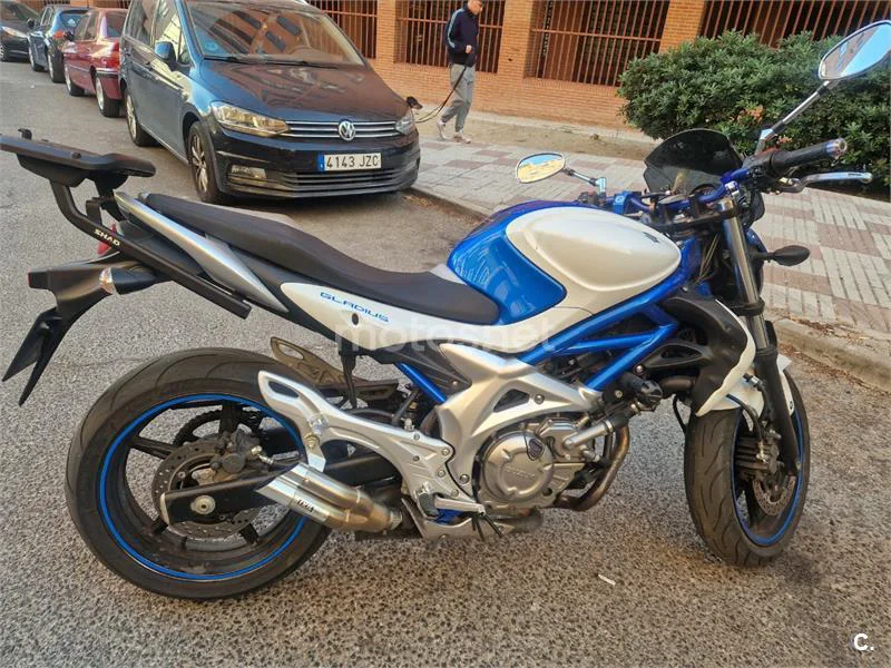 Suzuki Gladius 650 – Vista 5