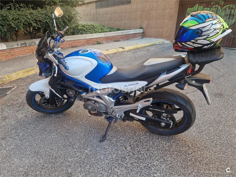 Suzuki Gladius 650 – Vista 7