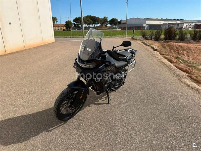 CFMOTO 800MT – Vista 3