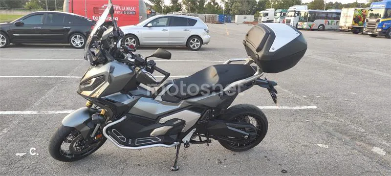 Honda X-ADV – Vista 4